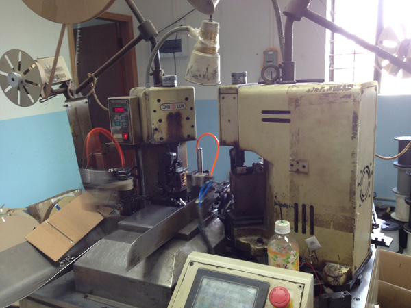 Double CD-automatic riveting press